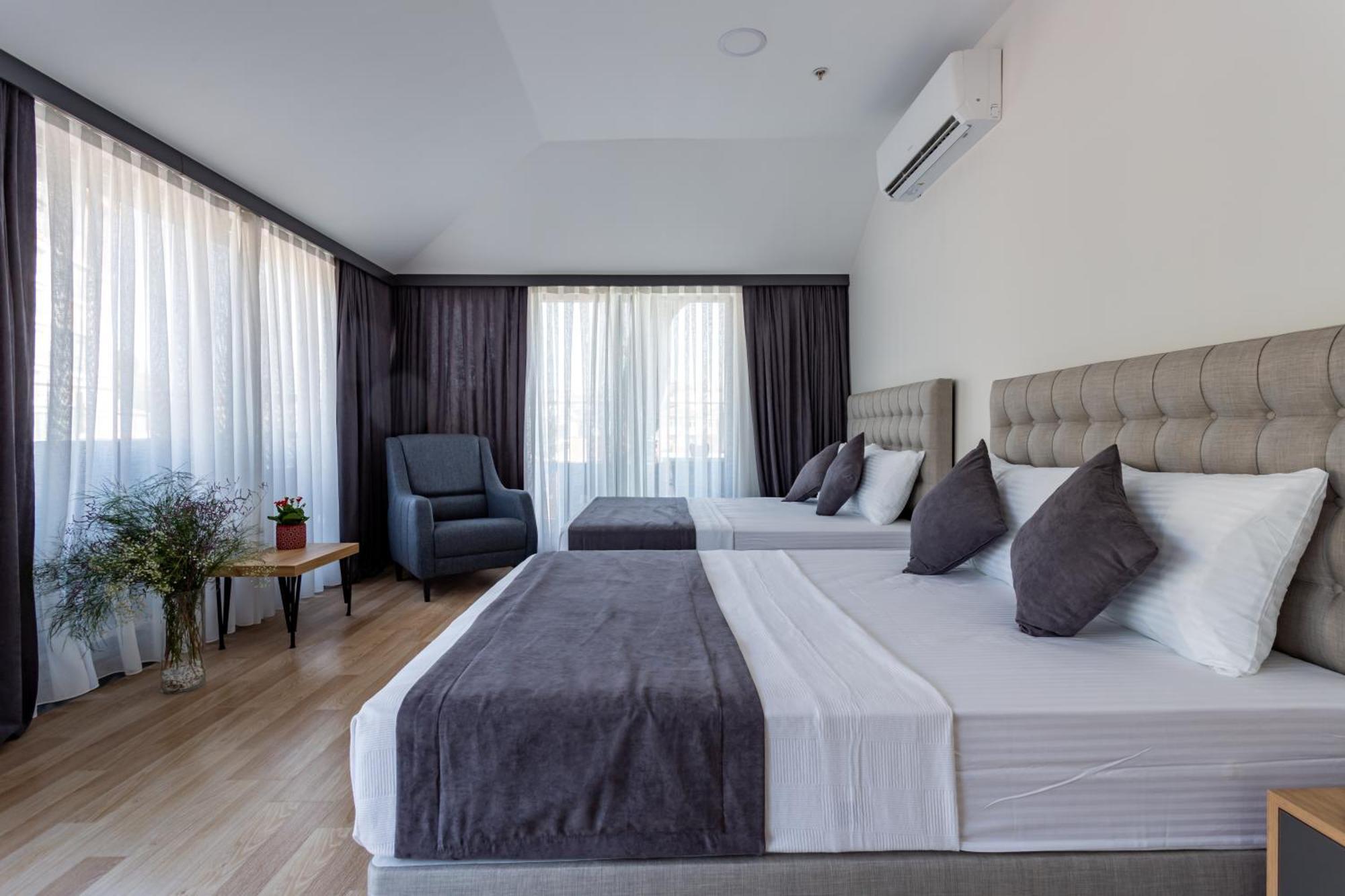 Atm Suit Otel Istanbul Bagian luar foto