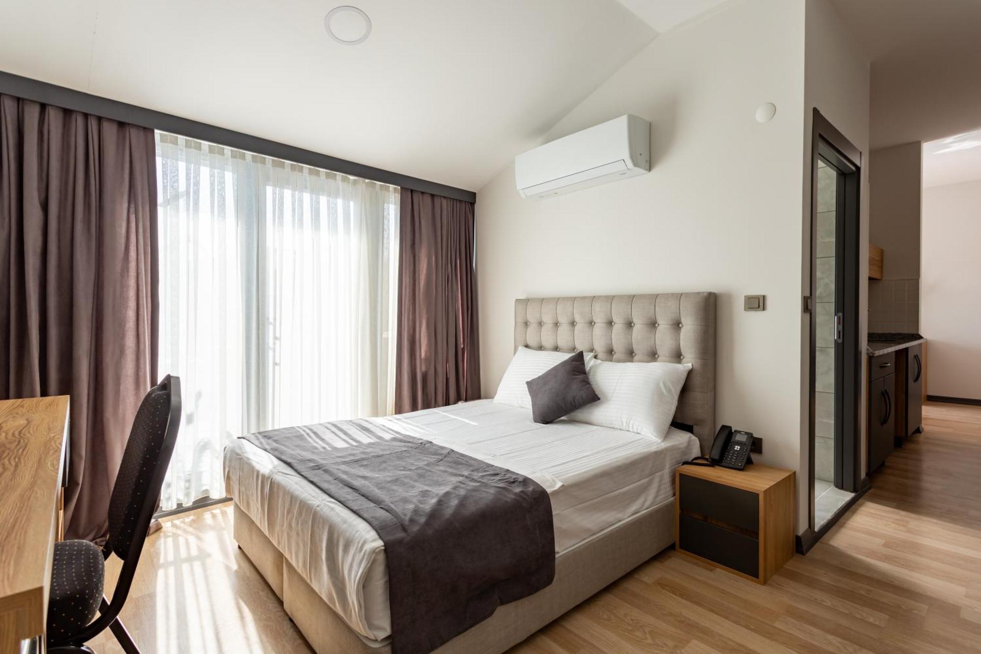 Atm Suit Otel Istanbul Bagian luar foto