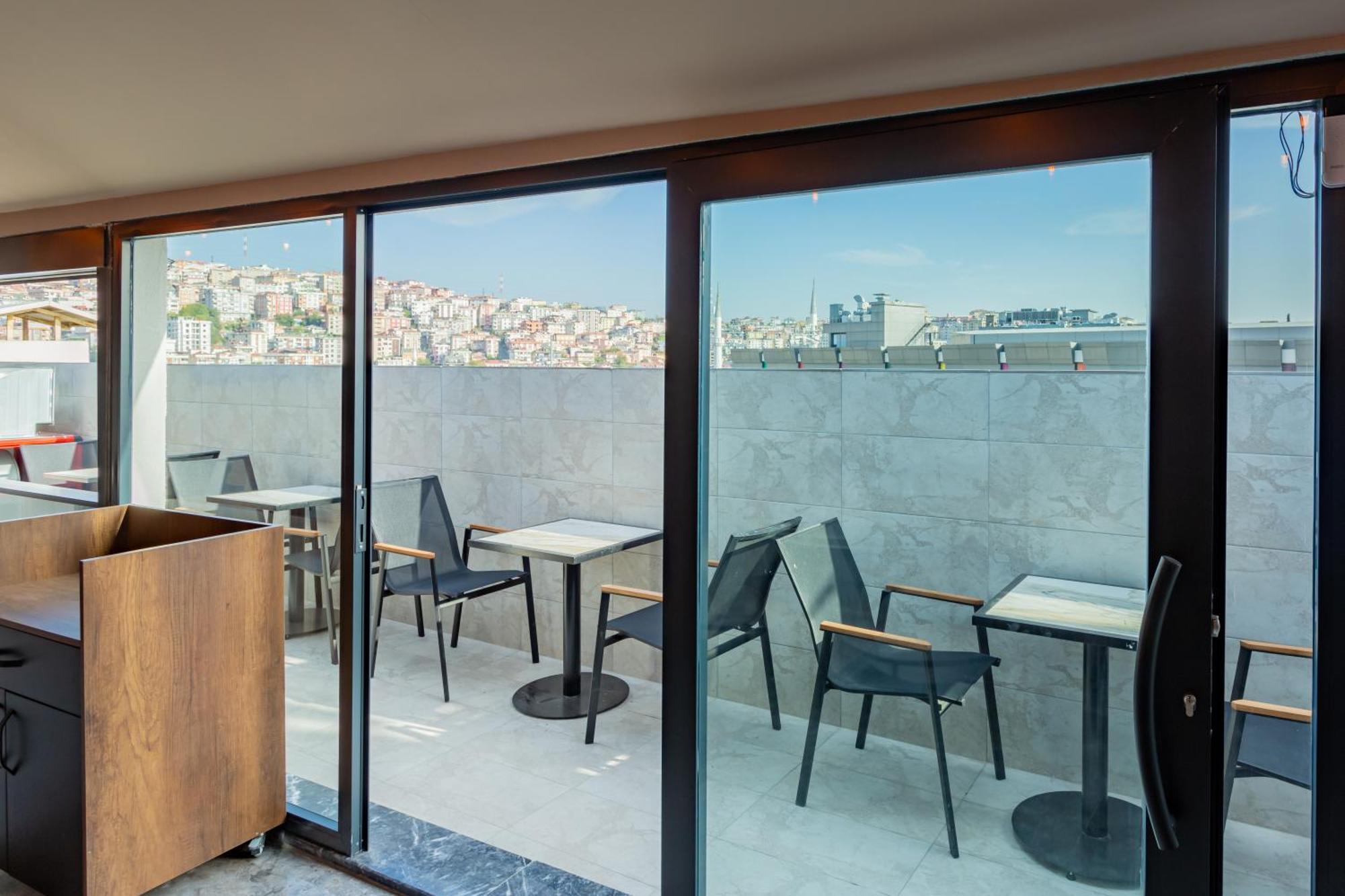 Atm Suit Otel Istanbul Bagian luar foto